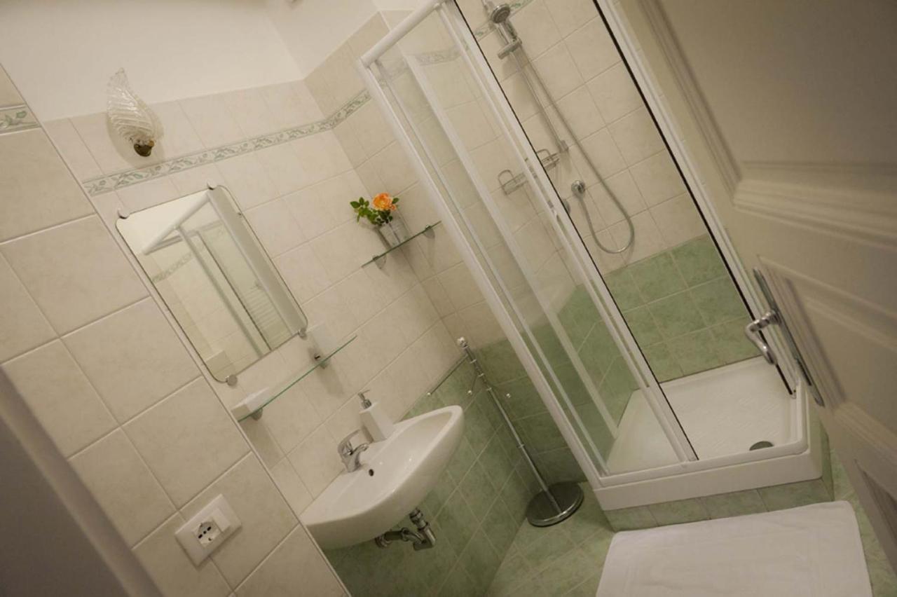 Domus Liberta - Boutique Rooms Trieste Exterior photo
